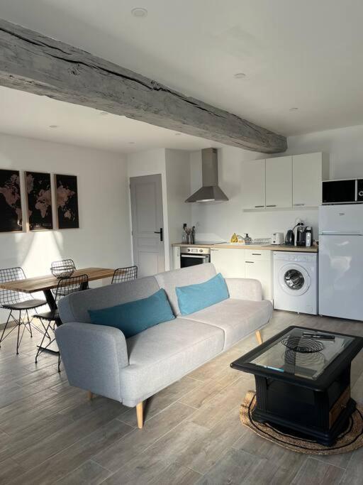 Appartement Centre De Guecelard Exterior photo
